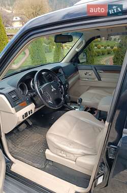 Внедорожник / Кроссовер Mitsubishi Pajero 2007 в Межгорье