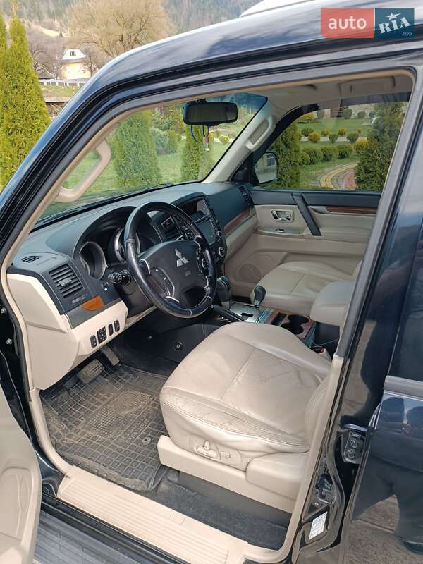 Внедорожник / Кроссовер Mitsubishi Pajero 2007 в Межгорье