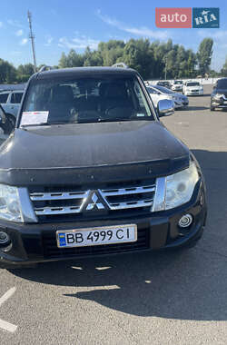 Позашляховик / Кросовер Mitsubishi Pajero 2011 в Києві