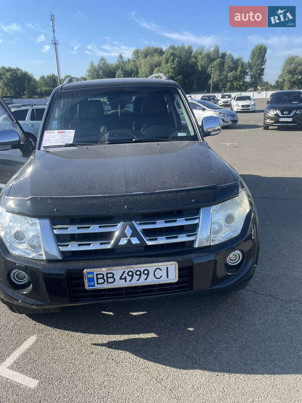 Mitsubishi Pajero 2011