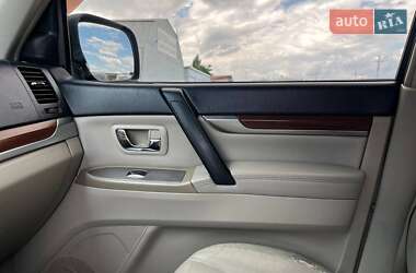 Внедорожник / Кроссовер Mitsubishi Pajero 2009 в 