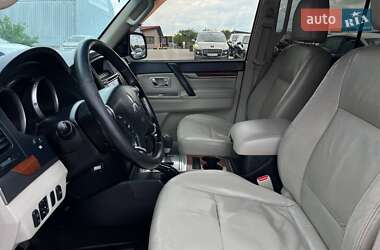 Внедорожник / Кроссовер Mitsubishi Pajero 2009 в 