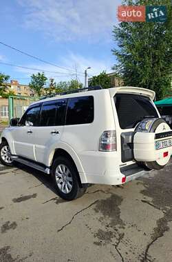 Внедорожник / Кроссовер Mitsubishi Pajero 2010 в 