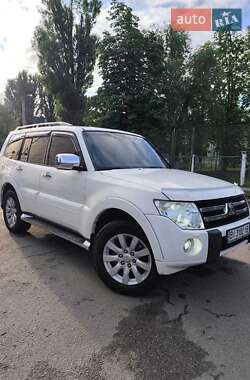 Mitsubishi Pajero 2010