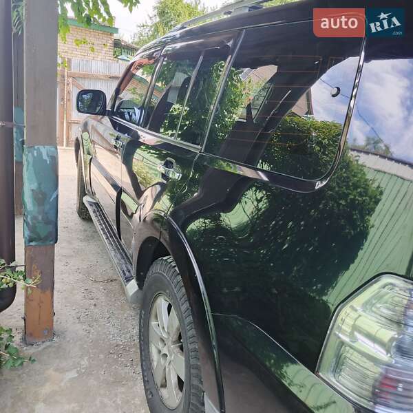 Позашляховик / Кросовер Mitsubishi Pajero 2007 в Києві