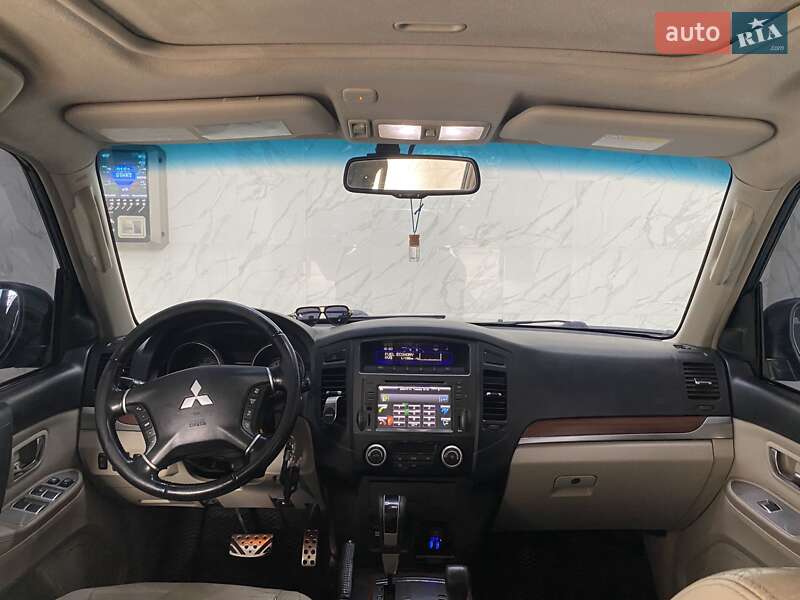 Позашляховик / Кросовер Mitsubishi Pajero 2008 в П'ятихатках фото 6 Позашляховик / Кросовер Mitsubishi Pajero 2008 в П'ятихатках