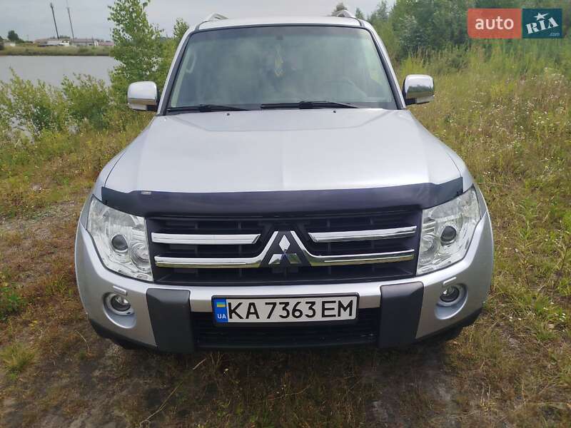 Внедорожник / Кроссовер Mitsubishi Pajero 2007 в Киеве