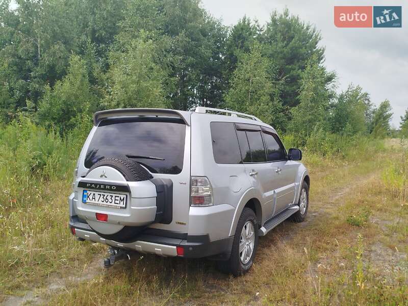 Внедорожник / Кроссовер Mitsubishi Pajero 2007 в Киеве
