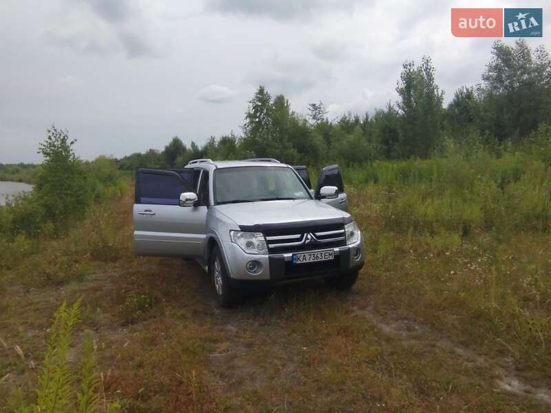 Внедорожник / Кроссовер Mitsubishi Pajero 2007 в Киеве