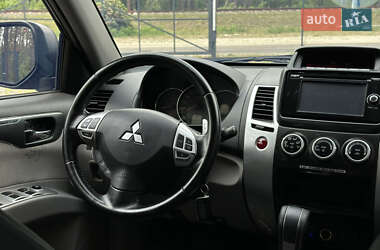 Внедорожник / Кроссовер Mitsubishi Pajero 2013 в 