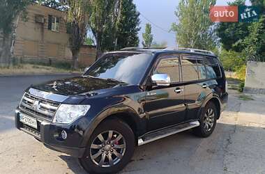 Внедорожник / Кроссовер Mitsubishi Pajero 2008 в 