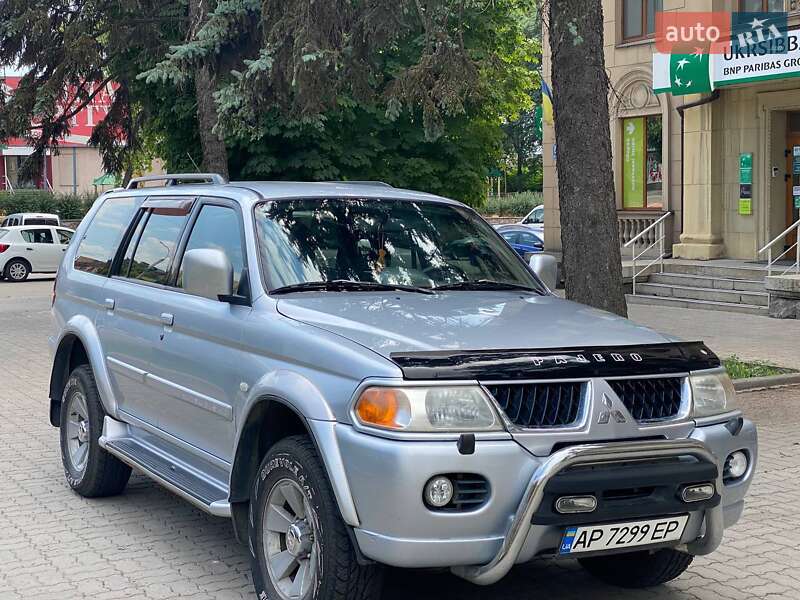 Внедорожник / Кроссовер Mitsubishi Pajero 2005 в 