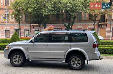 Внедорожник / Кроссовер Mitsubishi Pajero 2005 в 