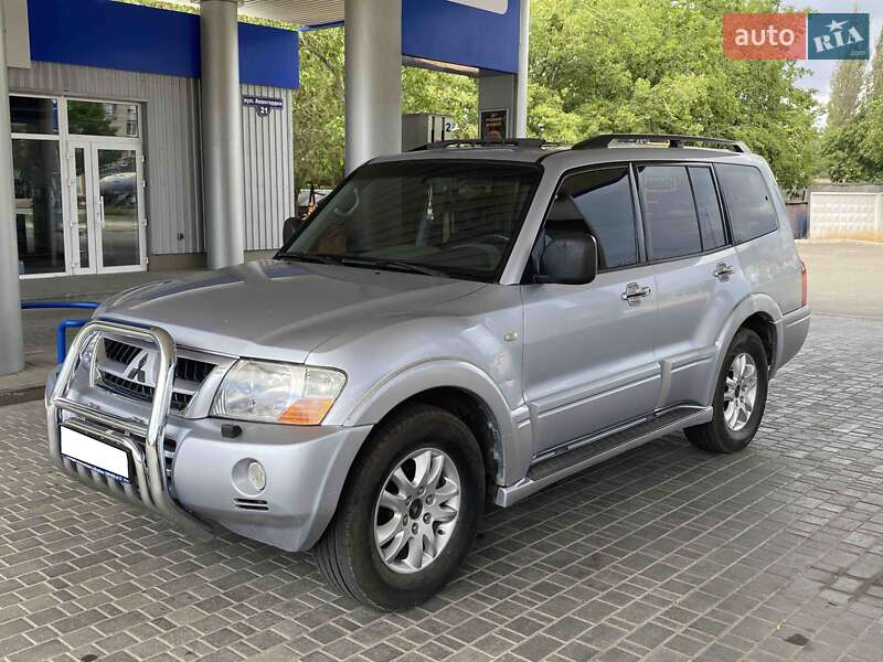 Mitsubishi Pajero 2004