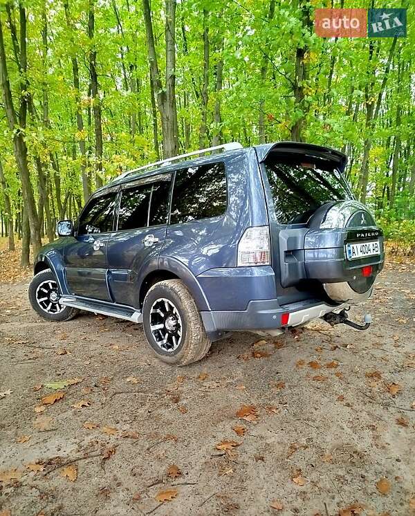Внедорожник / Кроссовер Mitsubishi Pajero 2008 в Киеве