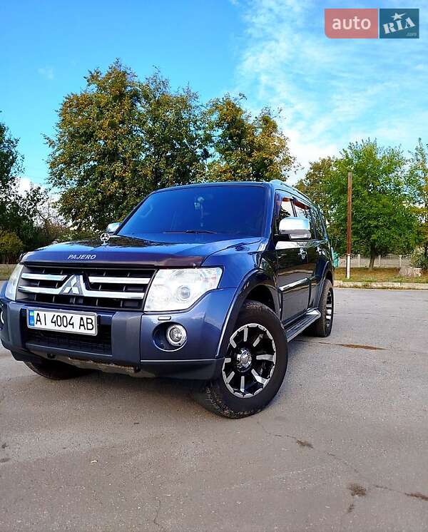 Внедорожник / Кроссовер Mitsubishi Pajero 2008 в Киеве