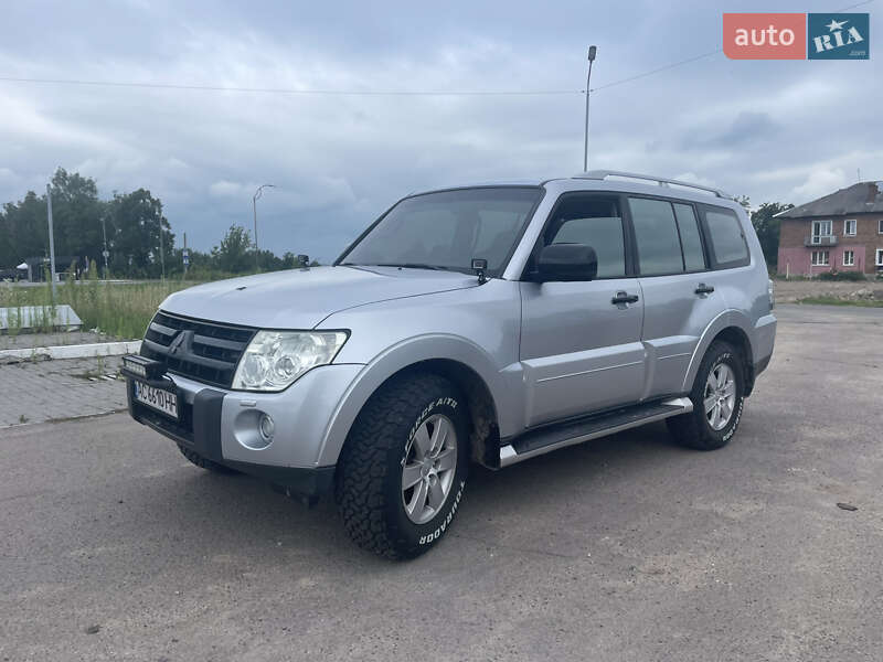 Внедорожник / Кроссовер Mitsubishi Pajero 2008 в Владимире