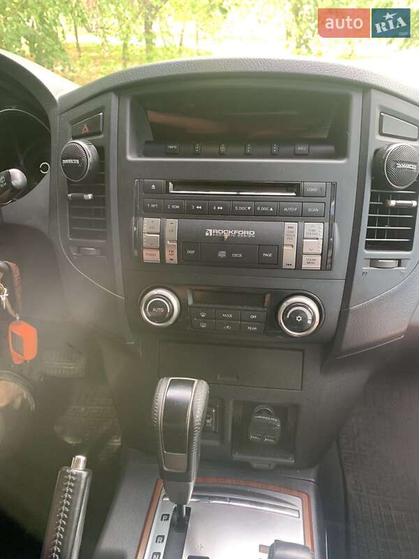 Внедорожник / Кроссовер Mitsubishi Pajero 2008 в Николаеве