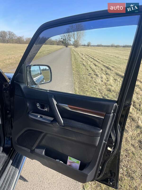 Внедорожник / Кроссовер Mitsubishi Pajero 2007 в Одессе