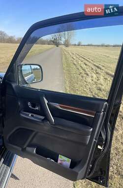 Внедорожник / Кроссовер Mitsubishi Pajero 2007 в 