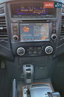 Внедорожник / Кроссовер Mitsubishi Pajero 2008 в 