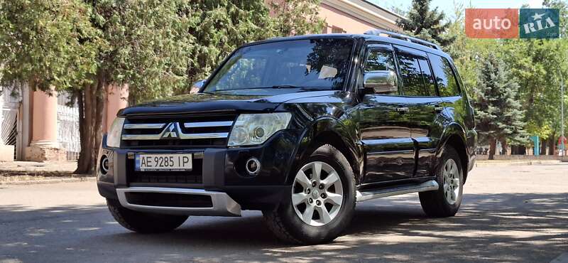 Внедорожник / Кроссовер Mitsubishi Pajero 2009 в Кривом Роге