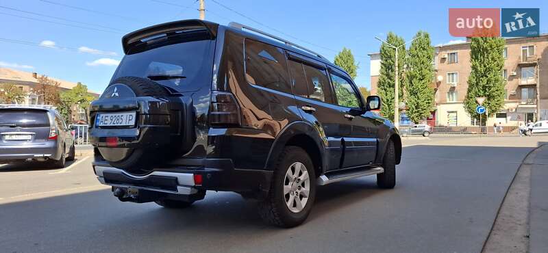 Внедорожник / Кроссовер Mitsubishi Pajero 2009 в Кривом Роге