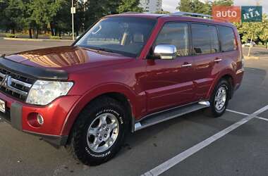 Внедорожник / Кроссовер Mitsubishi Pajero 2008 в Киеве