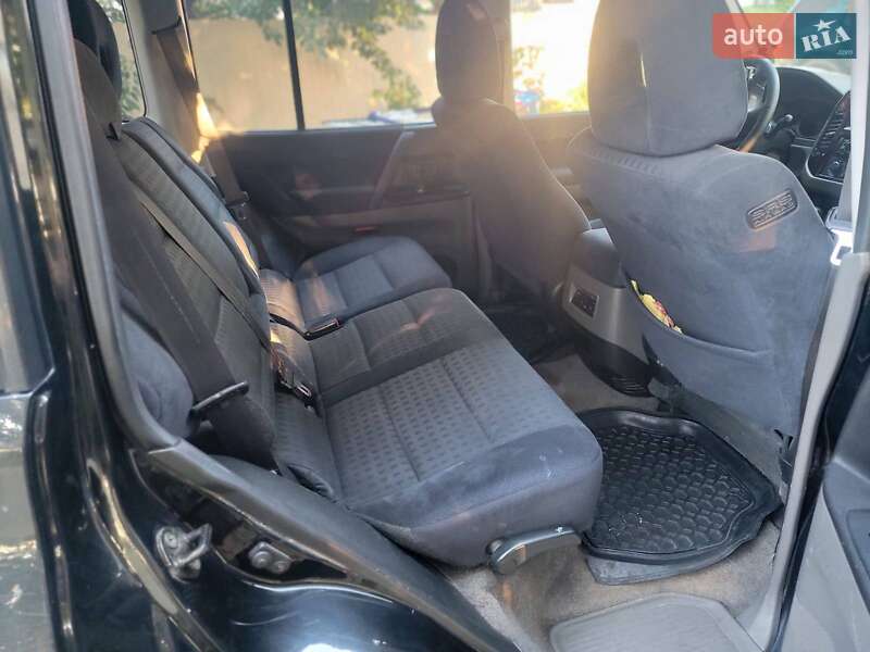 Внедорожник / Кроссовер Mitsubishi Pajero 2001 в Черновцах