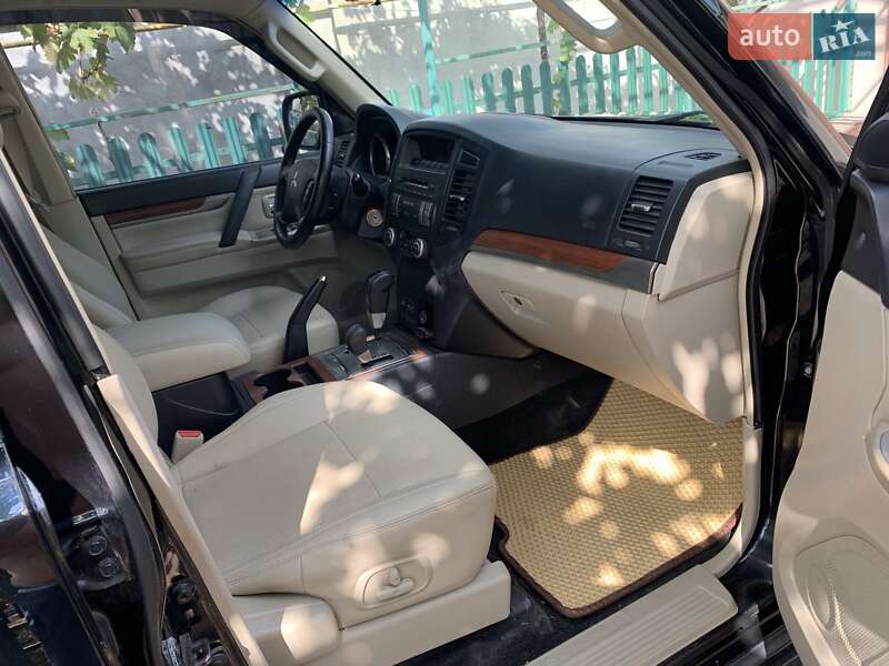 Внедорожник / Кроссовер Mitsubishi Pajero 2007 в Одессе