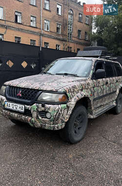 Внедорожник / Кроссовер Mitsubishi Pajero 2002 в Киеве