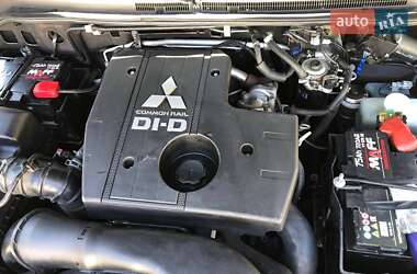 Внедорожник / Кроссовер Mitsubishi Pajero 2008 в 