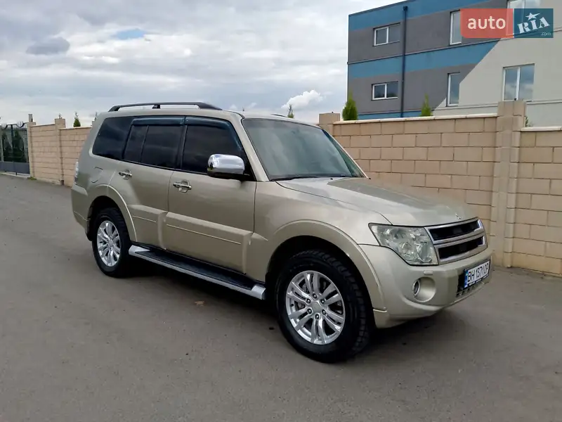 Mitsubishi Pajero 2013