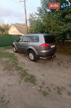Внедорожник / Кроссовер Mitsubishi Pajero 2013 в 