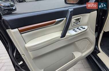 Внедорожник / Кроссовер Mitsubishi Pajero 2007 в 