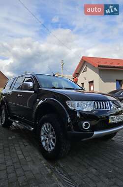 Внедорожник / Кроссовер Mitsubishi Pajero 2011 в Львове