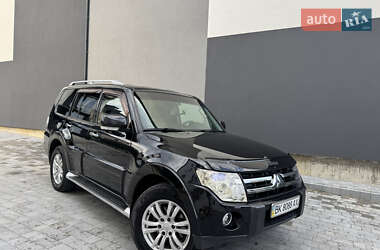 Внедорожник / Кроссовер Mitsubishi Pajero 2007 в Дубно