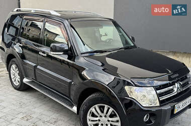 Внедорожник / Кроссовер Mitsubishi Pajero 2007 в 
