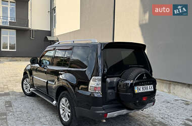 Внедорожник / Кроссовер Mitsubishi Pajero 2007 в 