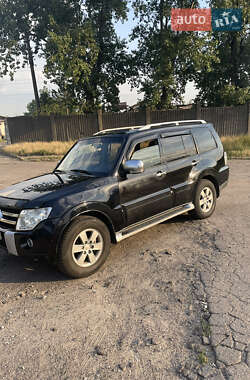 Внедорожник / Кроссовер Mitsubishi Pajero 2008 в 