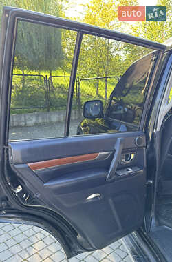 Внедорожник / Кроссовер Mitsubishi Pajero 2007 в 