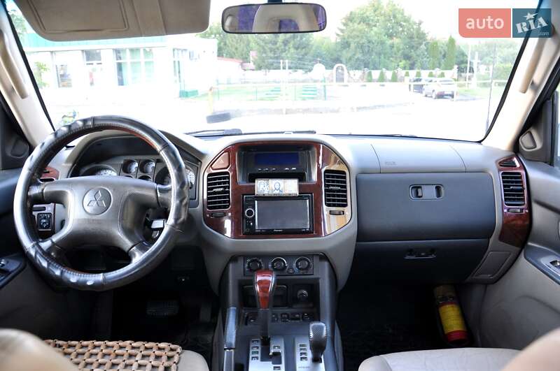 Внедорожник / Кроссовер Mitsubishi Pajero 2006 в Львове