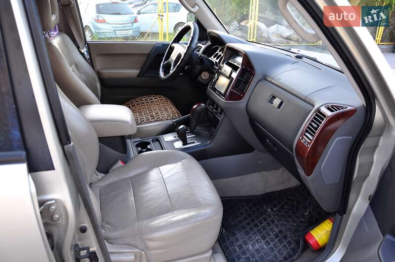 Внедорожник / Кроссовер Mitsubishi Pajero 2006 в Львове