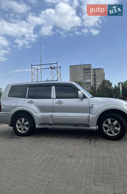Внедорожник / Кроссовер Mitsubishi Pajero 2006 в 