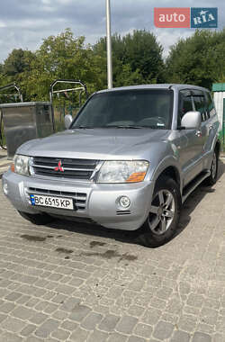 Внедорожник / Кроссовер Mitsubishi Pajero 2006 в 