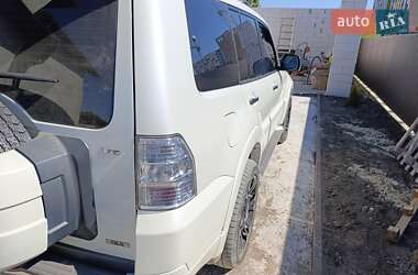 Внедорожник / Кроссовер Mitsubishi Pajero 2013 в 