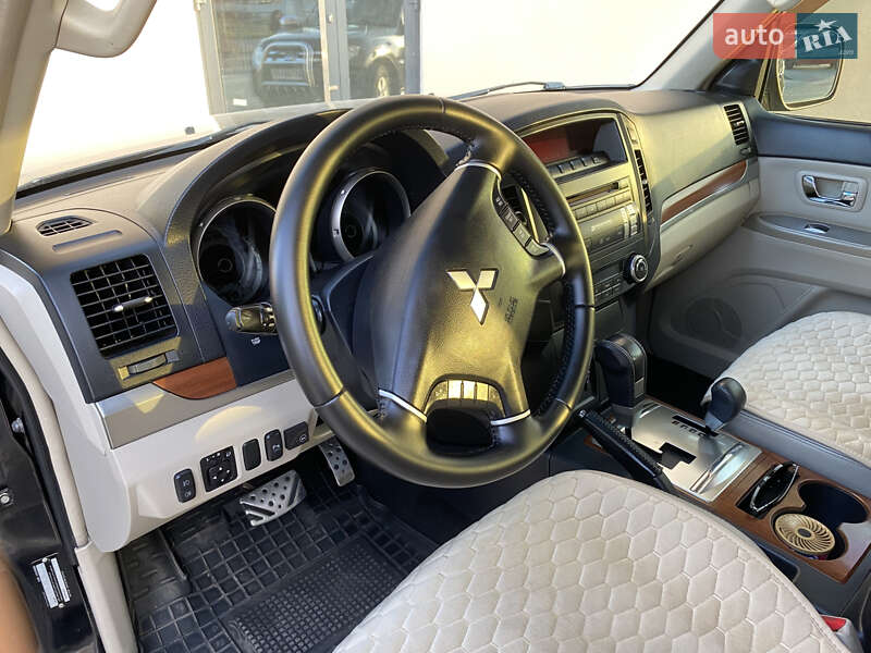 Позашляховик / Кросовер Mitsubishi Pajero 2007 в Калуші фото 19 Позашляховик / Кросовер Mitsubishi Pajero 2007 в Калуші