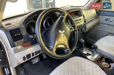 Внедорожник / Кроссовер Mitsubishi Pajero 2007 в 