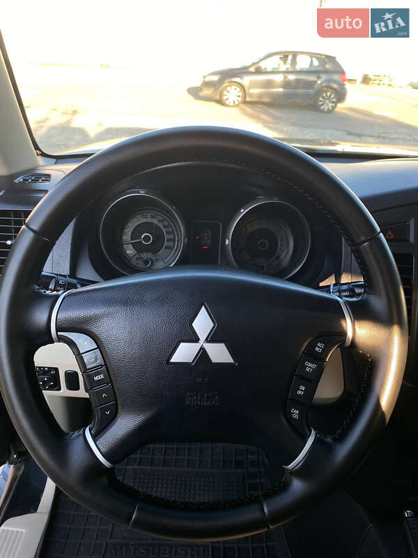 Позашляховик / Кросовер Mitsubishi Pajero 2007 в Калуші фото 26 Позашляховик / Кросовер Mitsubishi Pajero 2007 в Калуші