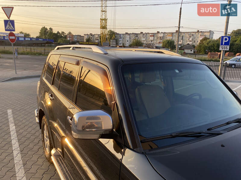 Позашляховик / Кросовер Mitsubishi Pajero 2007 в Калуші фото 49 Позашляховик / Кросовер Mitsubishi Pajero 2007 в Калуші